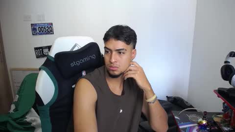 Snapshot of matias_bianco01 chatting on November 12, 2025, 4:29 pm matias online show from November 12, 2025, 4:29 pm