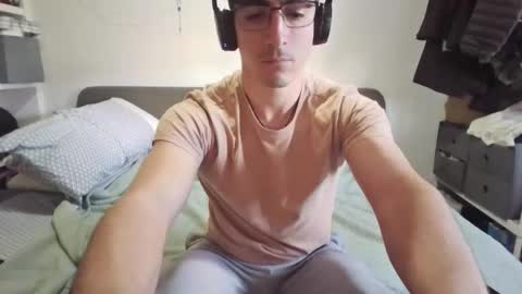 matias_madrid_ online show from May 15, 2026, 4:47 pm