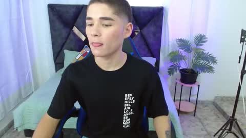Snapshot of matiii18 chatting on September 13, 2025, 1:33 pm Mati online show from September 13, 2025, 1:33 pm