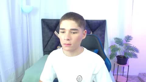 Snapshot of matiii18 chatting on September 16, 2025, 1:01 pm Mati online show from September 16, 2025, 1:01 pm