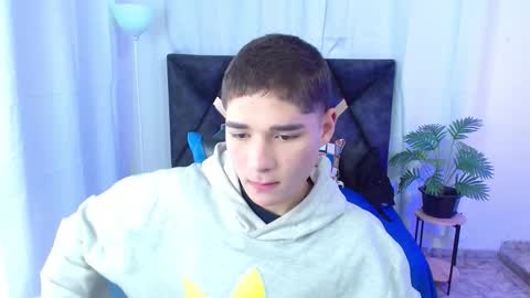 Snapshot of matiii18 chatting on October 17, 2025, 1:35 pm Mati online show from October 17, 2025, 1:35 pm