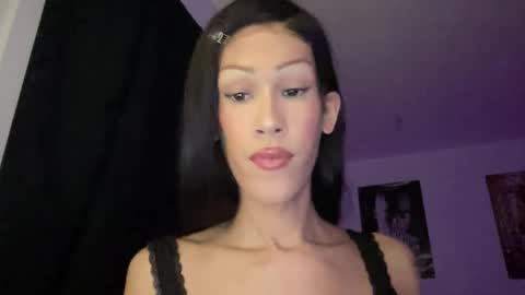 MOLLY MILLS online show from November 24, 2025, 2:55 am