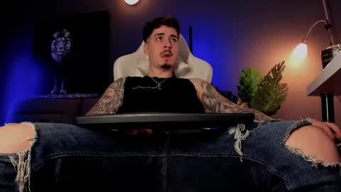 Snapshot of matt_thestud chatting on April 27, 2026, 7:39 am Matt online show from April 27, 2026, 7:39 am