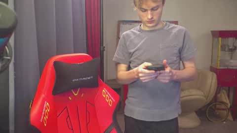 Snapshot of mattcashxxx chatting on February 18, 2026, 2:07 am Matt Cash online show from February 18, 2026, 2:07 am