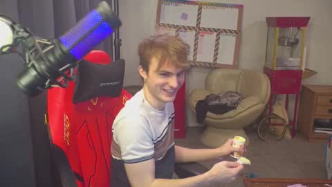 Snapshot of mattcashxxx chatting on February 26, 2026, 2:10 am Matt Cash online show from February 26, 2026, 2:10 am