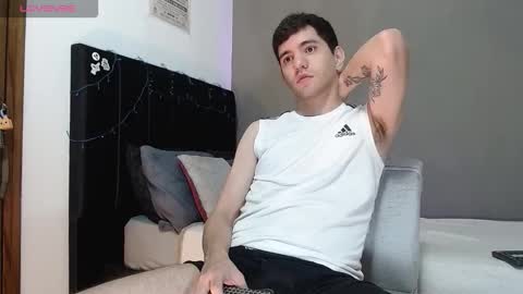 ---Matteo--- online show from December 17, 2025, 5:02 am