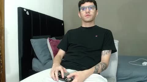 ---Matteo--- online show from February 7, 2026, 1:53 am