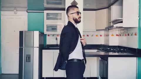 Matteo simpson online show from September 24, 2025, 2:04 am