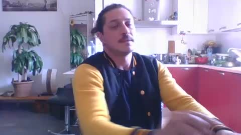 Snapshot of matteushh87 chatting on March 10, 2026, 11:48 am matteushh87 online show from March 10, 2026, 11:48 am