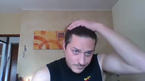 Snapshot of matteushh87 chatting on April 1, 2026, 10:38 am matteushh87 online show from April 1, 2026, 10:38 am