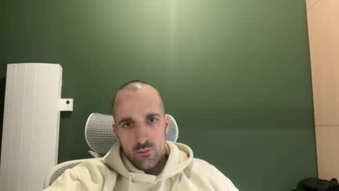 M online show from November 26, 2025, 12:22 am