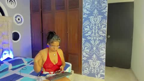 Snapshot of mature_bigass__ chatting on February 19, 2025, 12:00 pm Maria online show from February 19, 2025, 12:00 pm