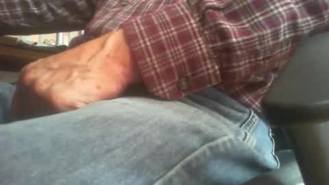 Snapshot of maturedaddi chatting on October 10, 2025, 10:03 am Maturedaddi online show from October 10, 2025, 10:03 am