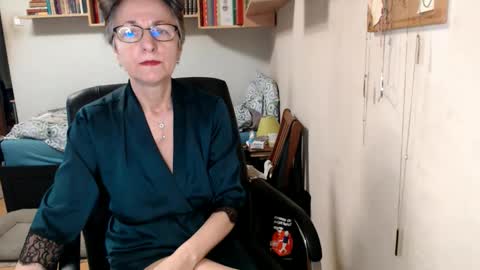 maturekate online show from September 11, 2025, 6:13 am