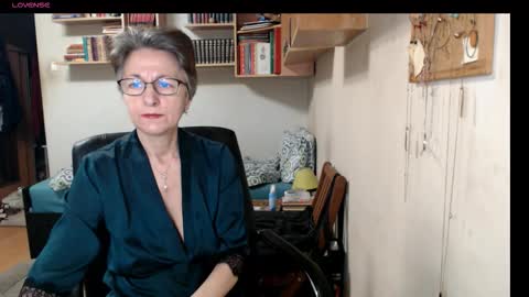 maturekate online show from September 21, 2025, 5:53 am