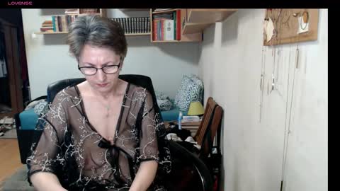 maturekate online show from September 23, 2025, 6:38 am