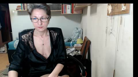 maturekate online show from September 25, 2025, 6:28 am