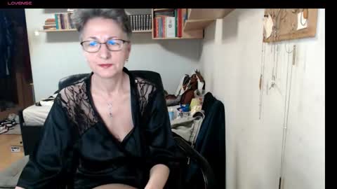 maturekate online show from October 5, 2025, 7:07 am