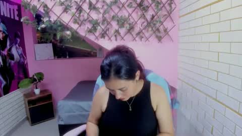 maurakloss303av online show from December 21, 2025, 8:16 pm