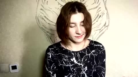 Mari online show from November 21, 2025, 7:40 am