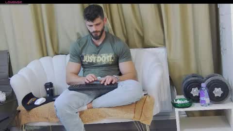 Snapshot of mauro_real_man chatting on October 25, 2025, 5:08 pm mauro_real_man online show from October 25, 2025, 5:08 pm