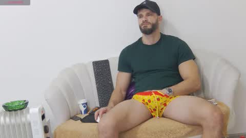 mauro_real_man online show from November 15, 2025, 6:48 pm