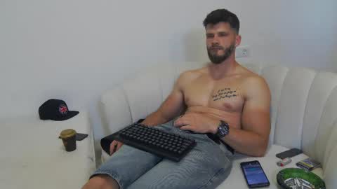 mauro_real_man online show from June 8, 2026, 5:24 pm