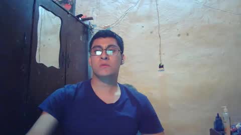 Snapshot of maurodirty chatting on March 5, 2025, 2:46 am Mauro online show from March 5, 2025, 2:46 am