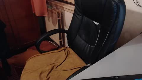 Snapshot of max818k chatting on January 3, 2025, 7:16 am Max online show from January 3, 2025, 7:16 am