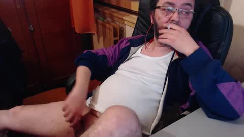 Snapshot of max818k chatting on January 5, 2025, 8:52 pm Max online show from January 5, 2025, 8:52 pm