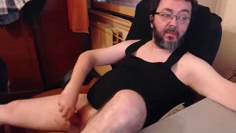 Snapshot of max818k chatting on October 19, 2025, 1:56 pm Max online show from October 19, 2025, 1:56 pm