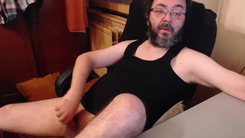 Snapshot of max818k chatting on November 9, 2025, 8:23 am Max online show from November 9, 2025, 8:23 am