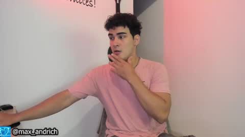 Snapshot of max__andrich chatting on November 7, 2025, 12:21 am Max... online show from November 7, 2025, 12:21 am