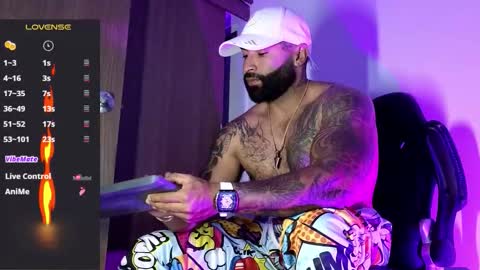 max__prada online show from December 5, 2025, 1:14 am