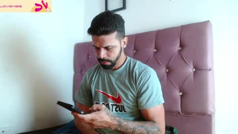 Snapshot of max_ashley_mds chatting on April 8, 2026, 1:33 pm Max Ashley online show from April 8, 2026, 1:33 pm