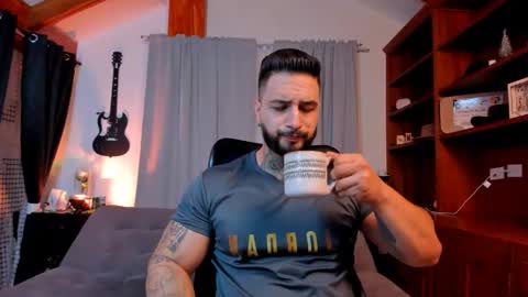 Snapshot of max_dic1 chatting on January 19, 2025, 10:17 pm max D. online show from January 19, 2025, 10:17 pm