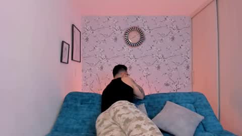 max D. online show from March 25, 2026, 3:18 pm