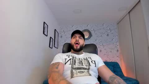 Snapshot of max_dic1 chatting on July 16, 2026, 12:33 pm max D. online show from July 16, 2026, 12:33 pm