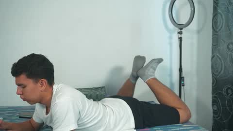 Max online show from November 16, 2025, 9:20 pm