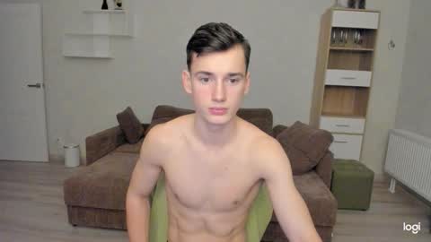 Snapshot of max_foks_ chatting on February 25, 2026, 5:44 pm max_foks_ online show from February 25, 2026, 5:44 pm