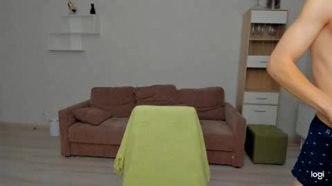 Snapshot of max_foks_ chatting on April 20, 2026, 7:00 am max_foks_ online show from April 20, 2026, 7:00 am
