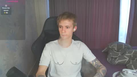 Snapshot of max_gen chatting on January 22, 2025, 1:42 pm Max Gen with tats 24years And Ethan without tats 20 years online show from January 22, 2025, 1:42 pm