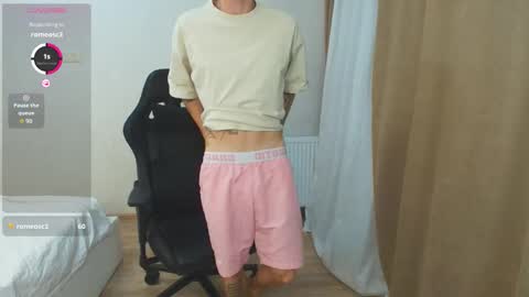 Snapshot of max_gen chatting on October 23, 2025, 12:10 am Max Gen with tats 24years And Ethan without tats 20 years online show from October 23, 2025, 12:10 am