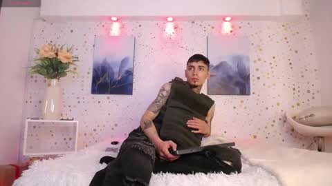 Snapshot of max_hader chatting on February 1, 2026, 12:15 pm Max online show from February 1, 2026, 12:15 pm