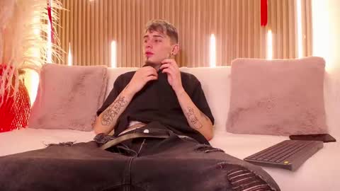 Snapshot of max_hader chatting on March 7, 2026, 2:52 am Max online show from March 7, 2026, 2:52 am