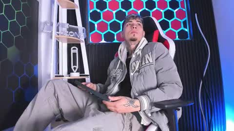 Snapshot of max_hader chatting on March 17, 2026, 3:44 am Max online show from March 17, 2026, 3:44 am