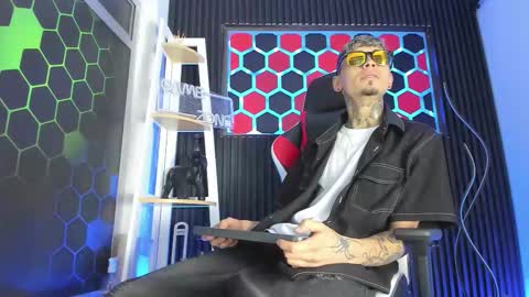 Snapshot of max_hader chatting on March 26, 2026, 3:12 am Max online show from March 26, 2026, 3:12 am