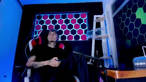 Snapshot of max_hader chatting on April 2, 2026, 3:04 am Max online show from April 2, 2026, 3:04 am