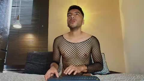 Snapshot of max_hornye chatting on February 25, 2026, 9:02 pm Max Hornye online show from February 25, 2026, 9:02 pm