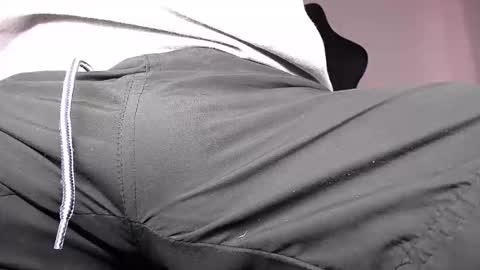 MAX online show from April 10, 2026, 6:23 pm